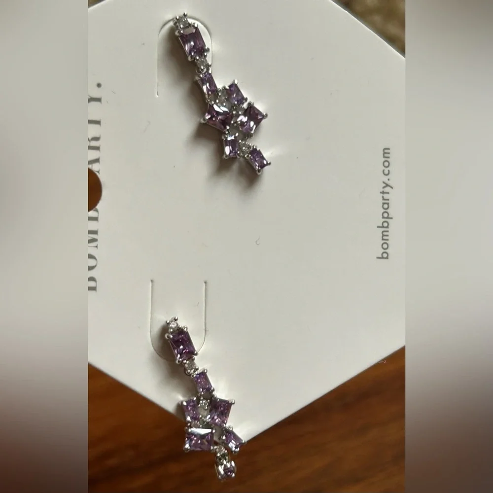 Bomb Party beautiful earrings